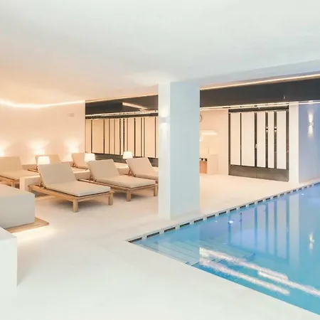 5 Hotel