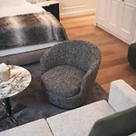 5 Hotel