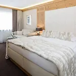 Hotel 5