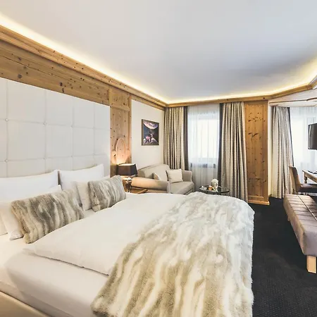 5 Hotel
